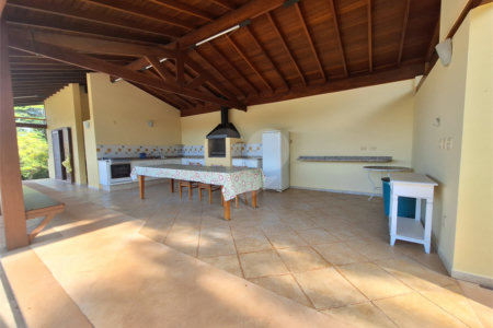 Casa à venda com 3 suítes no condomínio Chácaras do Lago, Vinhedo - SP