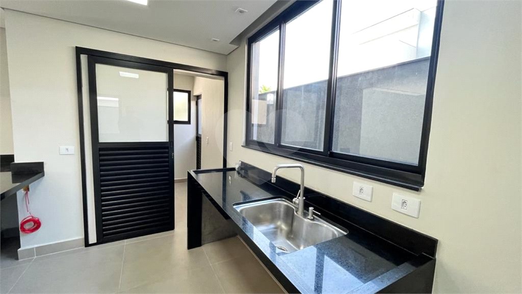 Casa à venda com 4 quartos, sendo 3 suítes, no condomínio Campos do Conde Sorocaba, Sorocaba - SP