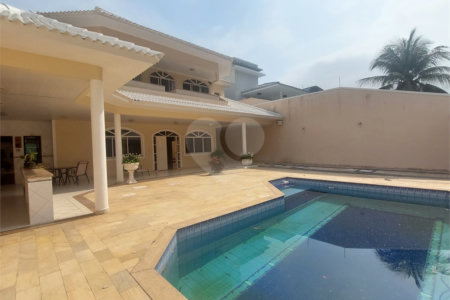 Casa à venda com 3 suítes no condomínio Rio Mar..., Rio de Janeiro - RJ
