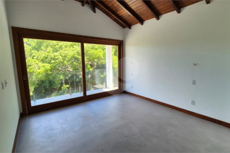 Casa à venda com 8 quartos, sendo 7 suítes, em Ferradura, Armação dos Búzios, RJ
