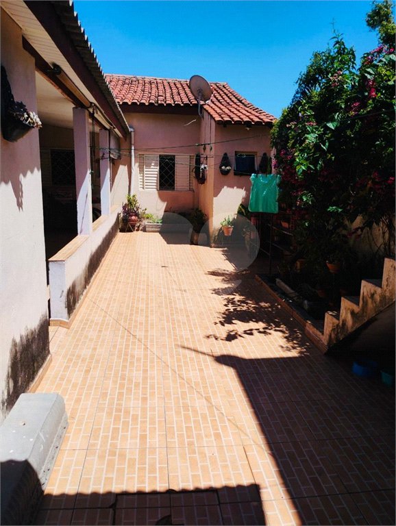 Casa à venda com 3 quartos, sendo 1 suíte, em Vila Barcelona, Sorocaba, SP