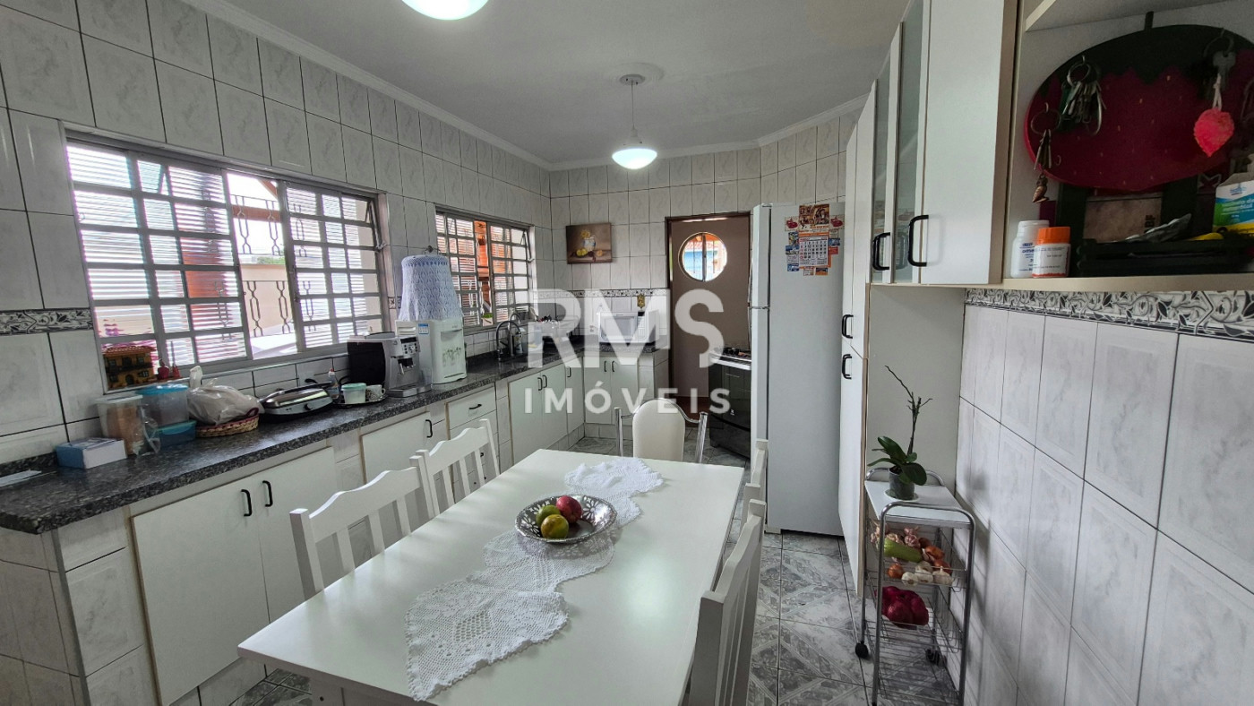 Casa à venda com 4 quartos, sendo 1 suíte,  em Villarejo Sopé da Serra (Vilarejo), Cabreúva, SP