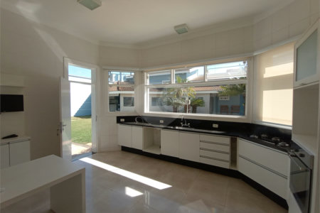 Casa à venda com 3 suítes em Vila Nastri, Itapetininga, SP