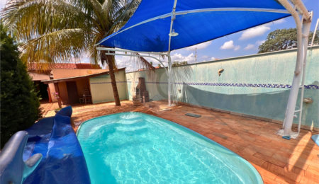 Casa à venda com 4 quartos, sendo 1 suíte,  em Interlagos, Três Lagoas, MS