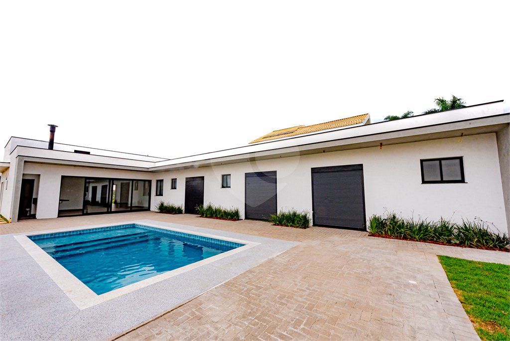 Casa à venda com 3 suítes no condomínio Village Saint Charbel, Araçoiaba da Serra - SP