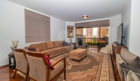 Apartamento à venda com 4 quartos, sendo 2 suítes,  em Campo Belo, São Paulo, SP