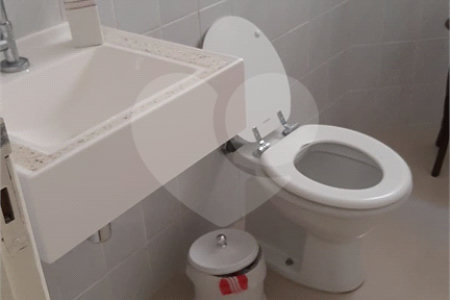 Sobrado à venda com 3 quartos, sendo 1 suíte,  em Vila Suissa, Mogi das Cruzes, SP