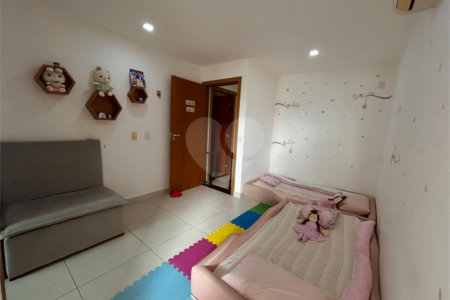 Duplex à venda com 1 quarto, sendo 3 suítes, em Taperapuan, Porto Seguro, BA
