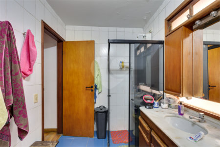 Sobrado à venda com 4 quartos, sendo 2 suítes, em Chácara Santo Antônio, São Paulo, SP