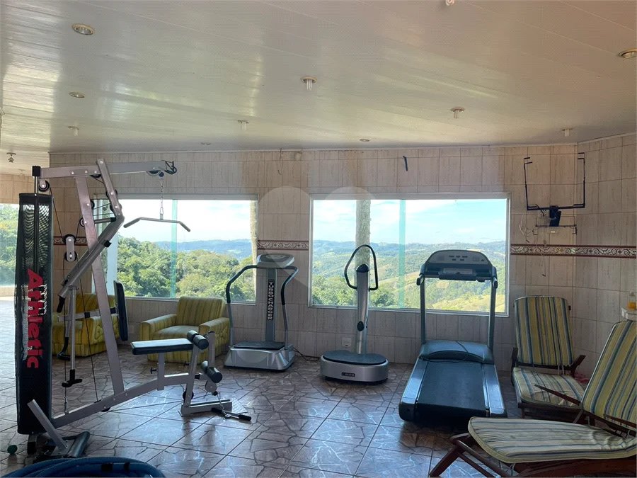 Sítio à venda com 8 quartos, sendo 5 suítes,  em Jardim Guaçu, São Roque, SP