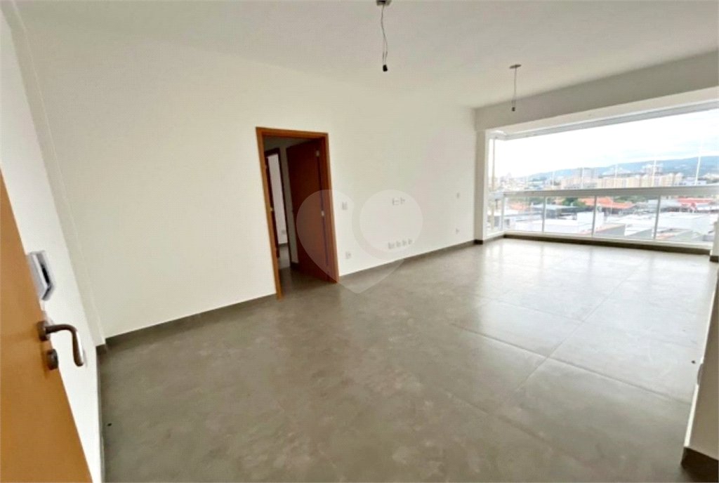 Apartamento à venda com 2 quartos, sendo 1 suíte, em Jardim Maristela, Atibaia, SP
