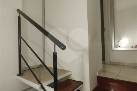 Casa à venda com 2 quartos, sendo 1 suíte, no condomínio Residencial Viva Vida, Cotia - SP