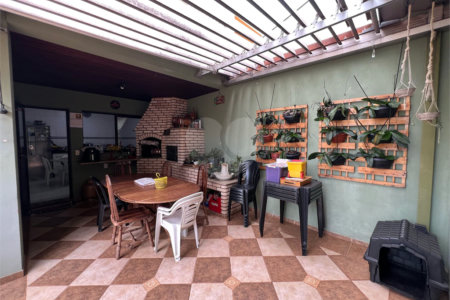 Casa a venda com 5 quartos em São Carlos