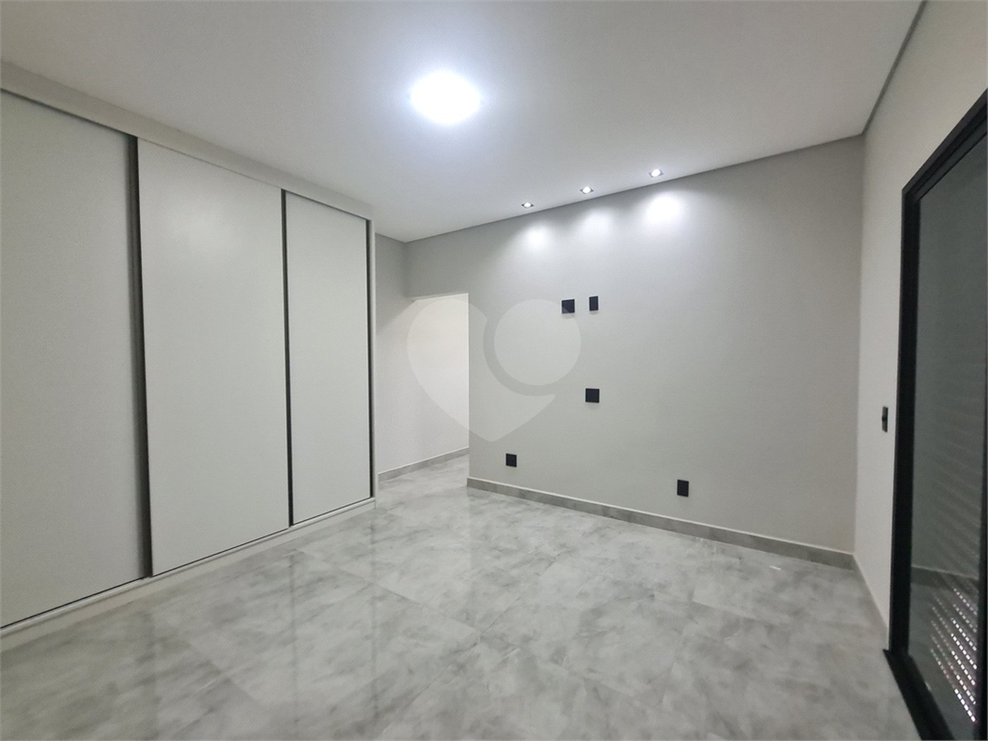 Casa à venda com 3 quartos, sendo 1 suíte,  no condomínio Reserva Ipanema I, Sorocaba - SP
