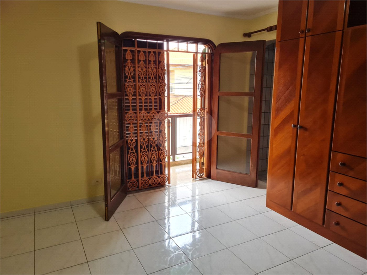 Sobrado à venda com 3 quartos, sendo 1 suíte, em Vila Tibagi, Guarulhos, SP