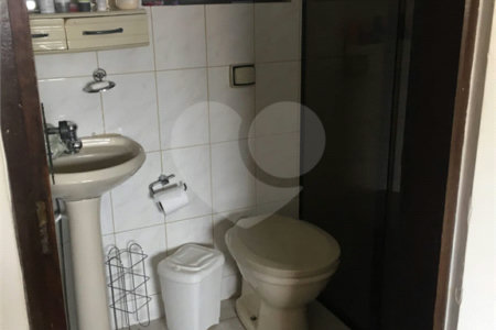 Sobrado à venda com 3 suítes em Vila Nivi, São Paulo, SP