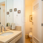 Casa à venda com 5 quartos, sendo 4 suítes, no condomínio Villa de Monterey, São Paulo - SP