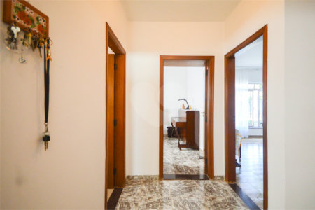 Casa à venda com 3 quartos, sendo 1 suíte, em Planalto Paulista, São Paulo, SP