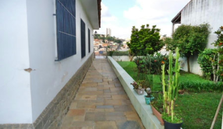 Casa Térrea à venda com 4 quartos, sendo 1 suíte,  em Jardim Peri, São Paulo, SP