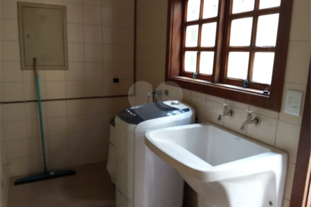 Casa à venda com 3 quartos, sendo 1 suíte, em Vila Nivi, São Paulo, SP