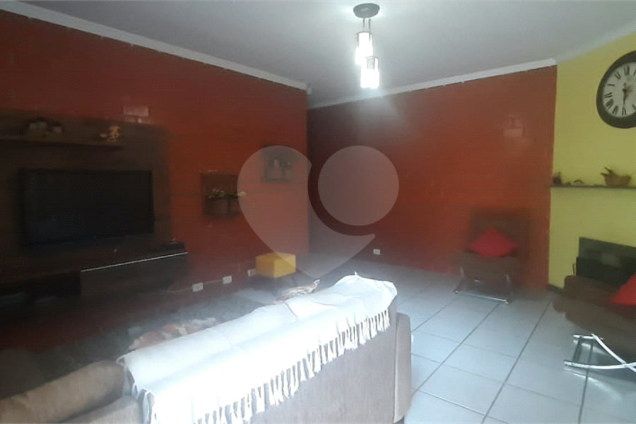 Casa à venda com 3 quartos, sendo 2 suítes, em São Vicente, Mairiporã, SP