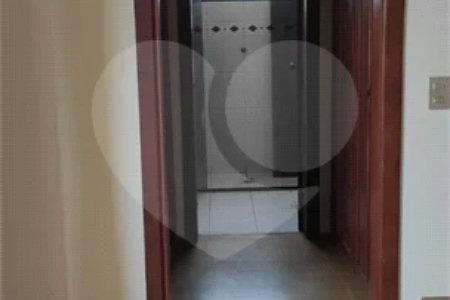 Apartamento Espaçoso com 4 Dormitórios, Suíte e Varanda no Jardim Paris