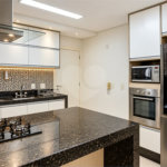Apartamento mobiliado de 106 m² no Centro de São Bernardo, com 3 dormitórios, suíte, 3 vagas, vista livre e condomínio com lazer completo.