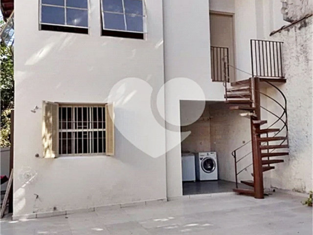 Sobrado à venda com 4 quartos, sendo 1 suíte,  em Tremembé, São Paulo, SP