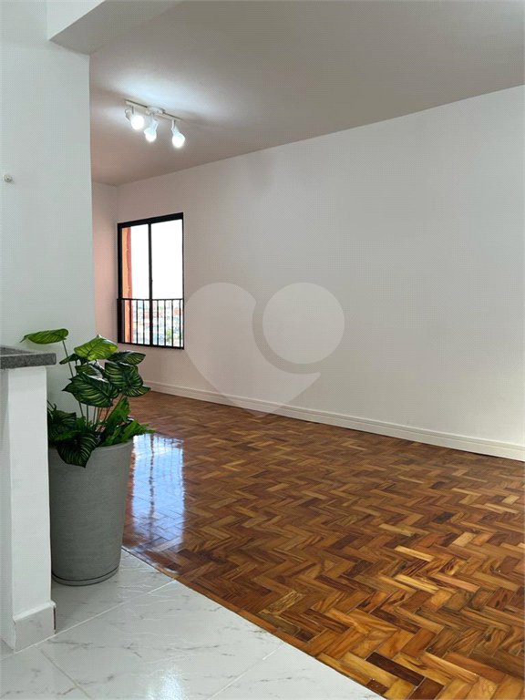 Apartamento à venda - Saúde.