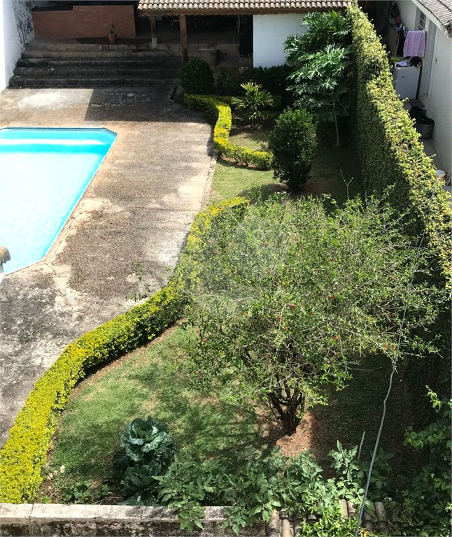 Casa à venda com 5 quartos, sendo 2 suítes,  em Jardim Maristela, Atibaia, SP