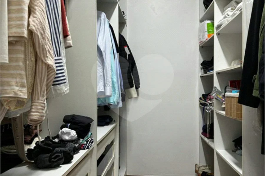 Sobrado à venda com 4 quartos, sendo 2 suítes,  em Tremembé, São Paulo, SP