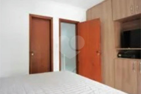 Sobrado à venda com 3 quartos, sendo 1 suíte, em Lar São Paulo, São Paulo, SP