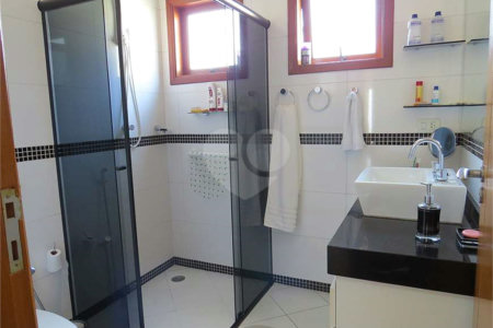 Sobrado à venda com 4 quartos, sendo 1 suíte, em Água Fria, São Paulo, SP