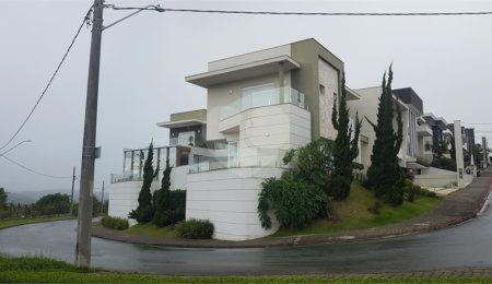 Casa à venda com 4 suítes no condomínio Residencial Jaguary, São José dos Campos - SP