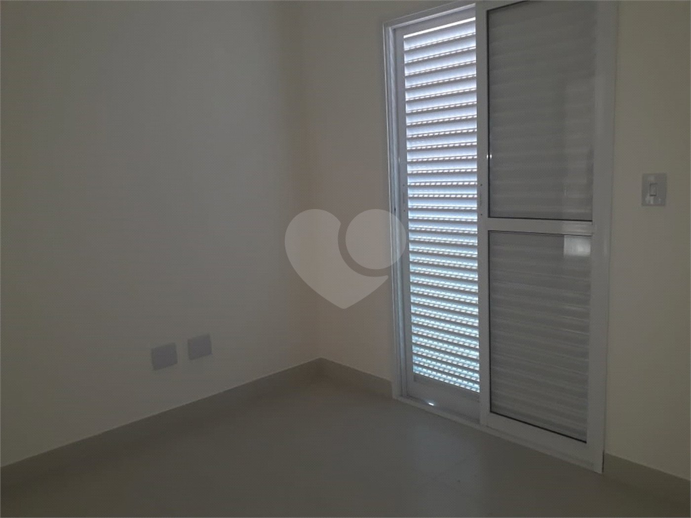 Casa à venda ou para alugar com 3 quartos, sendo 1 suíte, no condomínio martinha, São Paulo - SP