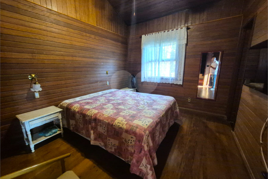 Casa à venda com 3 quartos, sendo 1 suíte, no condomínio Alpes da Cantareira, Mairiporã - SP