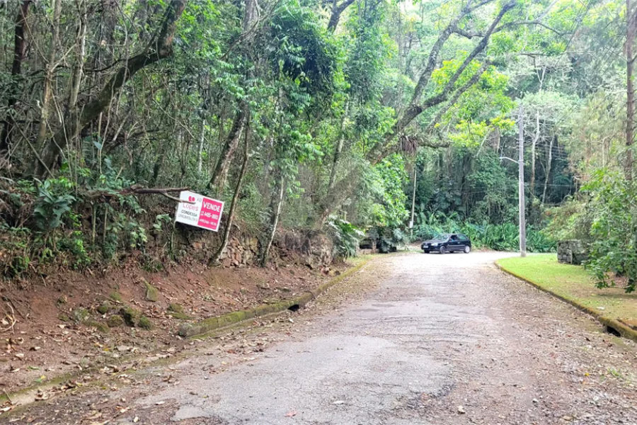 Terreno à venda no condomínio Alpes da Cantareira, Mairiporã - SP