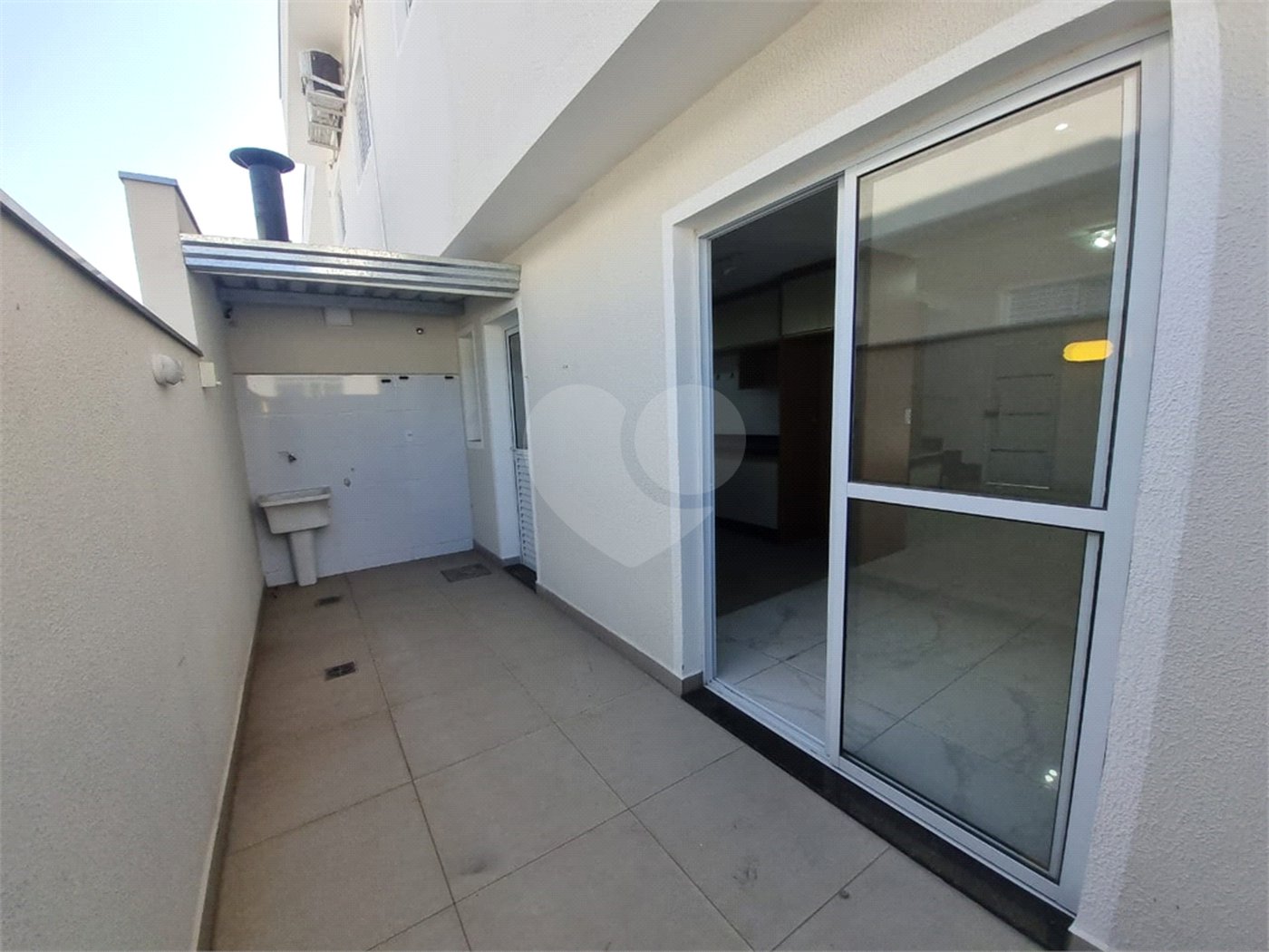 Casa à venda com 3 quartos, sendo 1 suíte, no condomínio Residencial Américo Figueiredo, Sorocaba - SP
