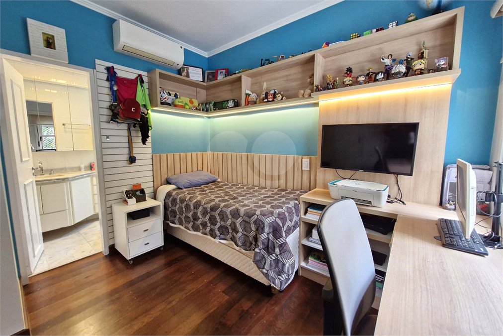 Casa à venda com 4 quartos, sendo 3 suítes,  no condomínio Le Lis Vert Village, São Paulo - SP