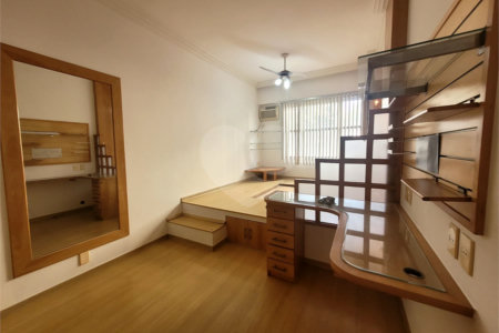 Apartamento à venda com 4 quartos, sendo 1 suíte, em Copacabana, Rio de Janeiro, RJ