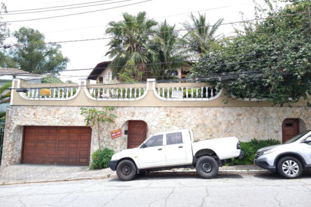 Casa à venda ou para alugar com 4 suítes em Vila Comercial, São Paulo, SP