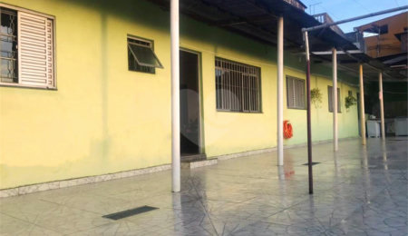 Casa à venda com 7 quartos, sendo 1 suíte, em Aliança, Osasco, SP