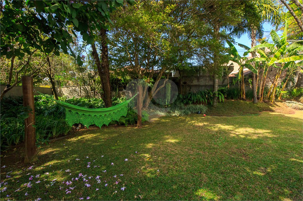 Sobrado à venda com 5 suítes em Jardim Cordeiro, São Paulo, SP