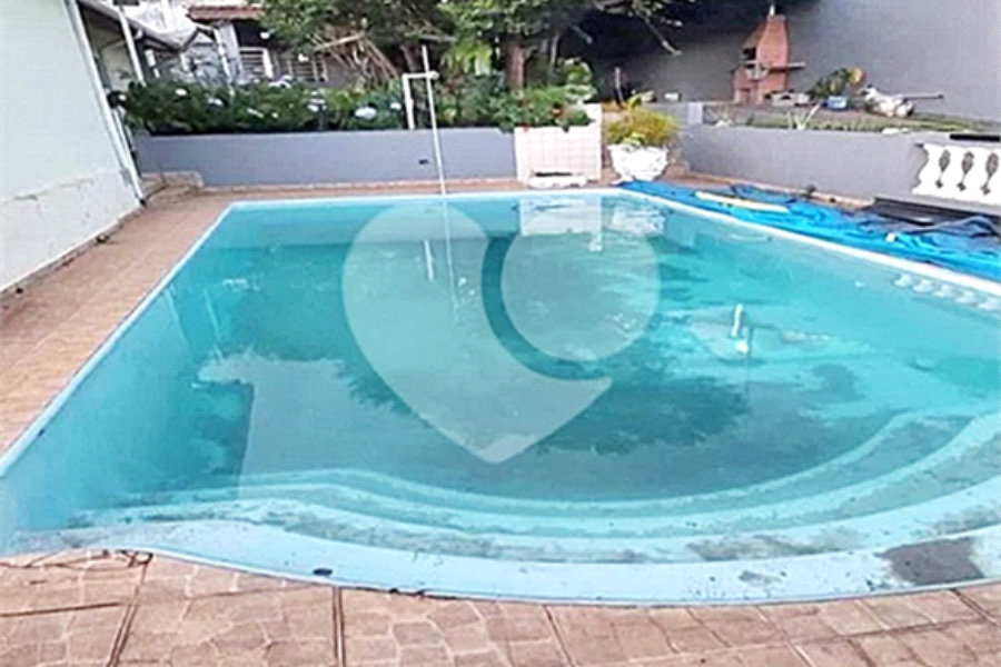 Casa Térrea à venda ou para alugar com 4 quartos, sendo 2 suítes, no Centro, Mairiporã, SP