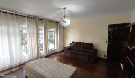 Casa à venda com 4 quartos, sendo 1 suíte,  em Vila Galvão, Guarulhos, SP