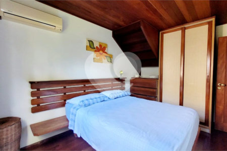 Casa à venda com 3 suítes no Centro, Santa Cruz Cabrália, BA