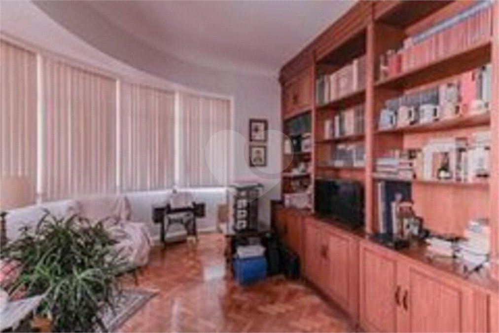 Apartamento à venda com 5 quartos, sendo 1 suíte,  em Copacabana, Rio de Janeiro, RJ