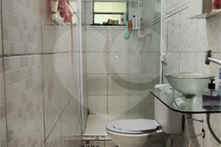 Casa à venda com 5 quartos, sendo 3 suítes, no condomínio Village Texeira Campos, Rio de Janeiro - RJ