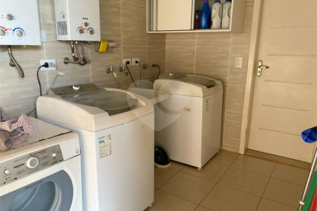Casa à venda com 4 quartos, sendo 3 suítes, no condomínio Primavera, Salto - SP