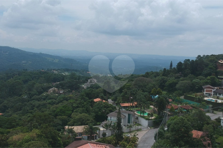 Casa à venda com 3 suítes no condomínio Alpes da Cantareira, Mairiporã - SP